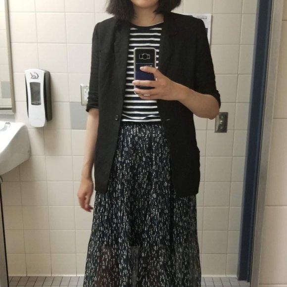 Elizabeth and James Black Ruched 3/4 Sleeve Blazer - Picture 2 of 8